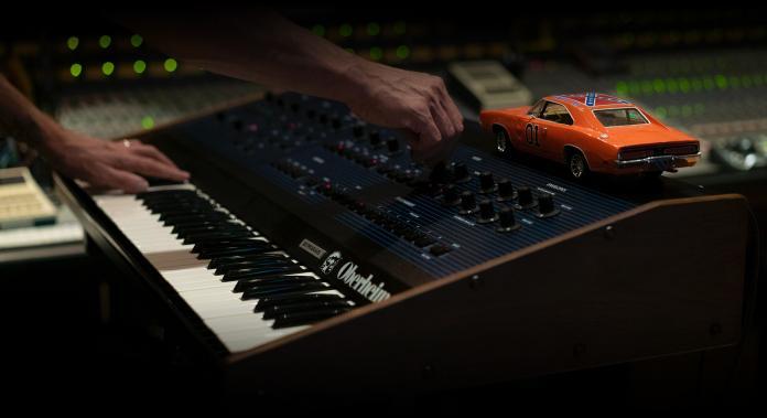 Synthesizer Arturia OB-Xa V recreates the juicy sound of Oberheim OB-Xa